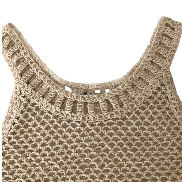 CUPSHE Beach Top Cover Crochet in Natural Colour  and Floral Detail - Picture 6 of 16
